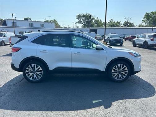 2022 Ford Escape Titanium