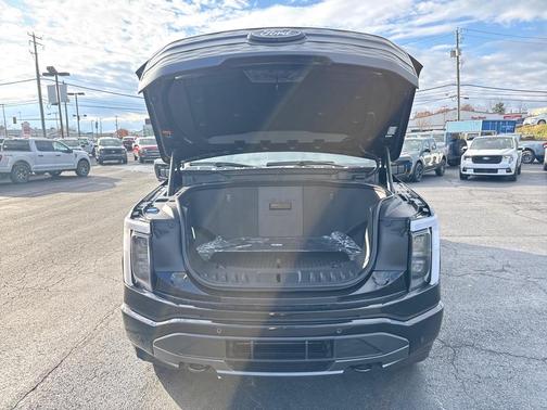 2025 Ford F-150 Lightning LARIAT