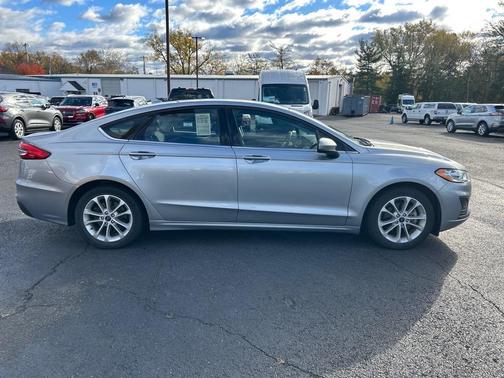 2020 Ford Fusion Hybrid SE