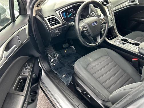 2020 Ford Fusion Hybrid SE