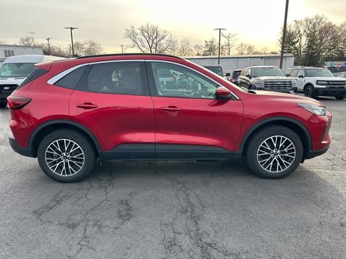 2024 Ford Escape PHEV SE