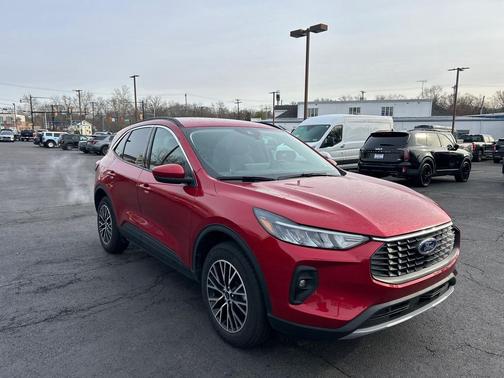 2024 Ford Escape PHEV SE