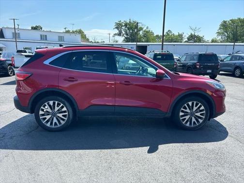 2022 Ford Escape Titanium