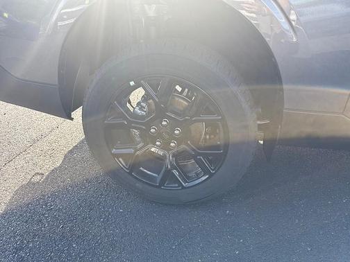CARBONIZED GRAY METALLIC 2025 Ford Maverick Lariat
