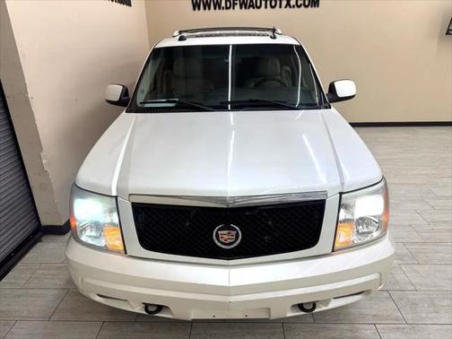 2005 Cadillac Escalade Base