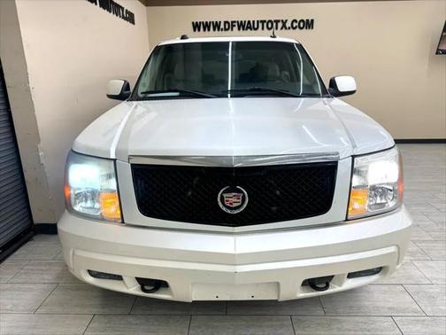 2005 Cadillac Escalade Base