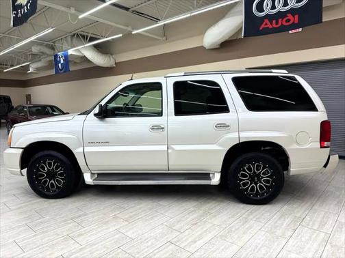 2005 Cadillac Escalade Base