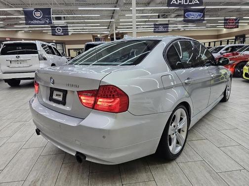 2011 BMW 335 335i