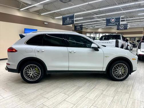 2016 Porsche Cayenne E-Hybrid S
