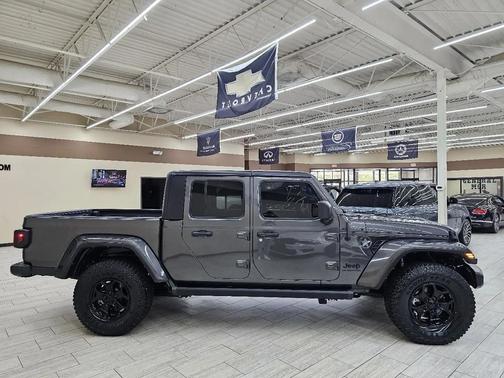 Granite Crystal Metallic Clearcoat 2021 Jeep Gladiator Willys 4x4