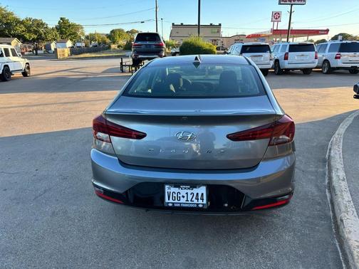 2019 Hyundai ELANTRA Limited