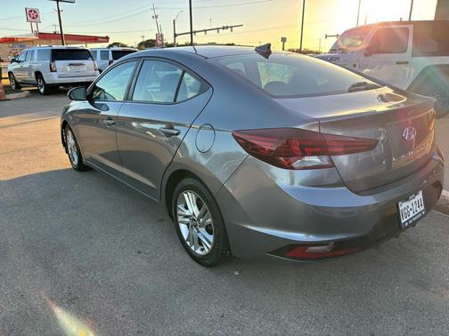 2019 Hyundai ELANTRA Limited