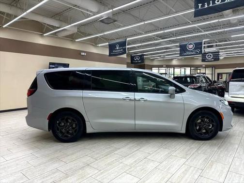 2022 Chrysler Pacifica Hybrid Limited
