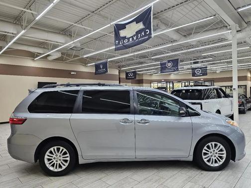 Silver Sky Metallic 2015 Toyota Sienna XLE
