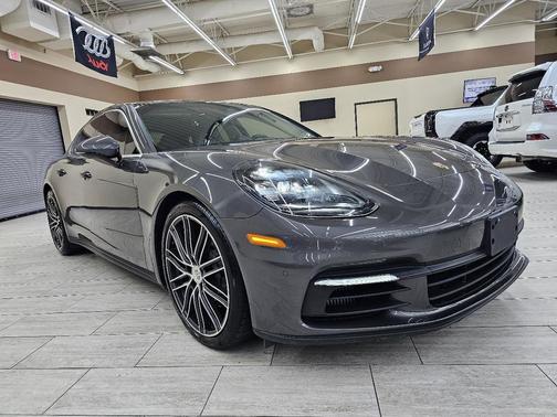 2018 Porsche Panamera 4S