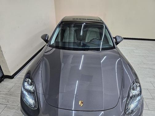 2018 Porsche Panamera 4S