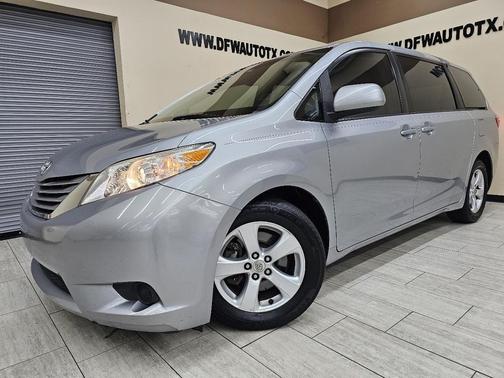 2015 Toyota Sienna LE