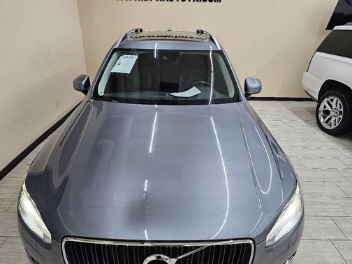 2016 Volvo XC90 T6 Momentum