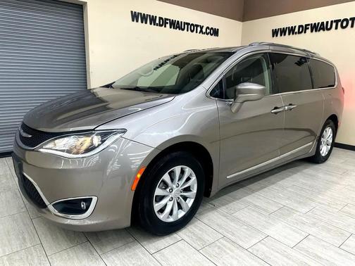 2018 Chrysler Pacifica Touring-L Plus