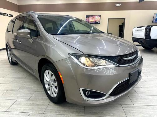 2018 Chrysler Pacifica Touring-L Plus