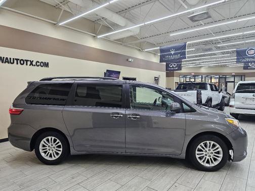 2015 Toyota Sienna XLE
