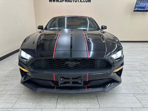 2020 Ford Mustang EcoBoost