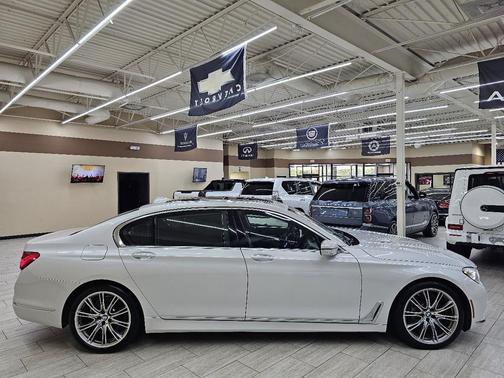 2016 BMW 740 740i