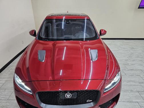 2019 Jaguar F-PACE SVR
