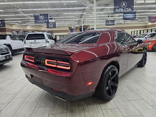 2022 Dodge Challenger SXT