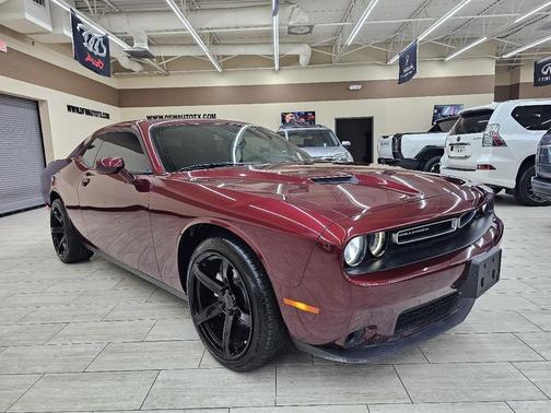 2022 Dodge Challenger SXT