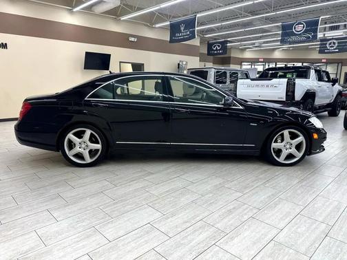 2012 Mercedes-Benz S-Class S550