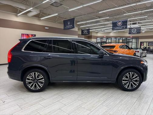 2021 Volvo XC90 T6 Momentum