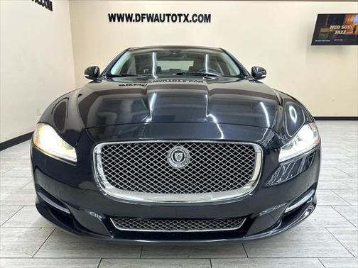 2015 Jaguar XJ Base