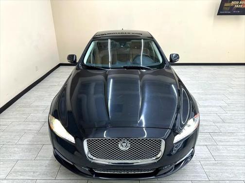 2015 Jaguar XJ Base