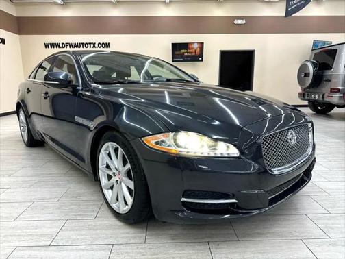 2015 Jaguar XJ Base