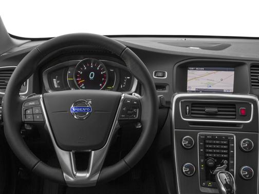 White 2015 Volvo S60 T6 Platinum