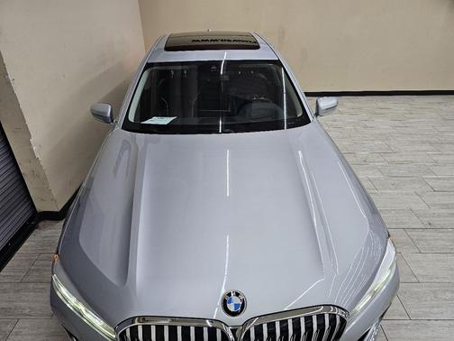 2020 BMW 740 740i