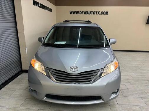 Silver Sky Metallic 2012 Toyota Sienna XLE