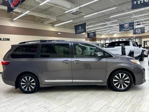 2019 Toyota Sienna Limited Premium