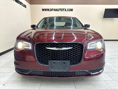 2019 Chrysler 300 Touring