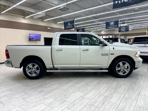 2016 RAM 1500 SLT