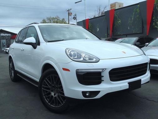 2017 Porsche Cayenne Platinum Edition