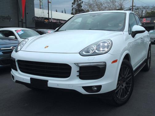 2017 Porsche Cayenne Platinum Edition