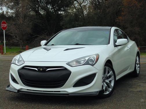 2013 Hyundai Genesis Coupe 2.0T Premium