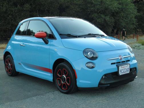 2017 FIAT 500e Battery Electric