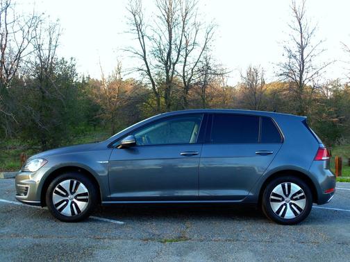 2019 Volkswagen e-Golf SE