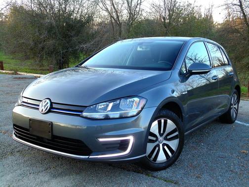 2019 Volkswagen e-Golf SE