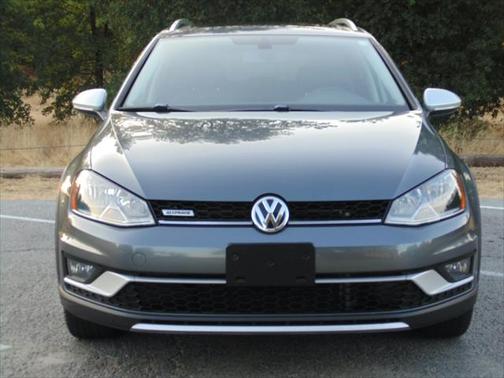2017 Volkswagen Golf Alltrack TSI S