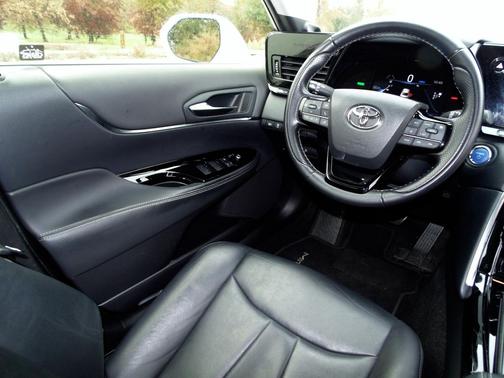 2022 Toyota Mirai Base