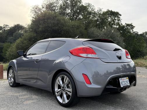 Triathlon Gray Metallic 2017 Hyundai Veloster Value Edition